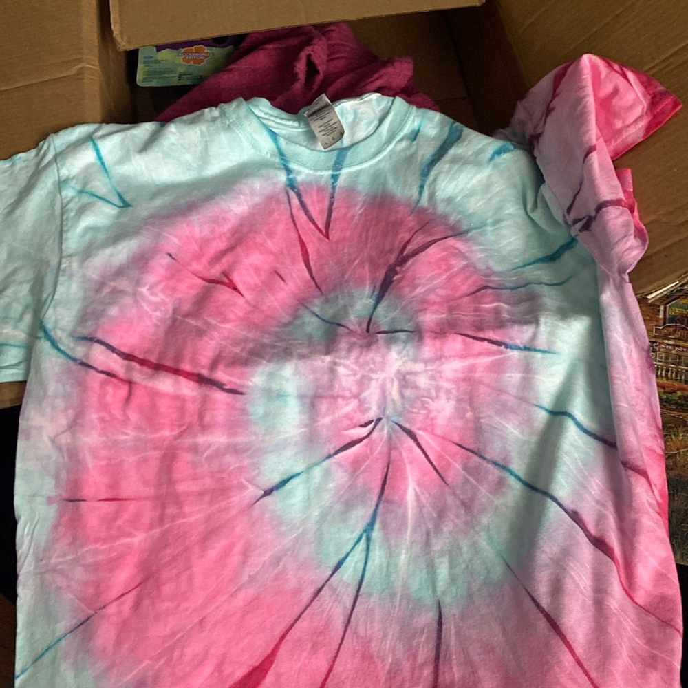 Size large Gildan T-shirt
